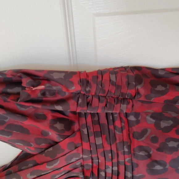 NWT Red Leopard Print 🐆 Top - Picture 7 of 7